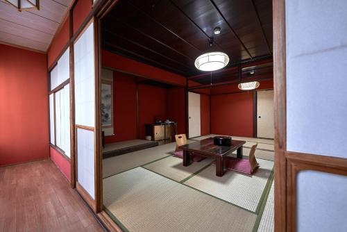 Japanese-Style Standard Room with Shared Bathroom image 9