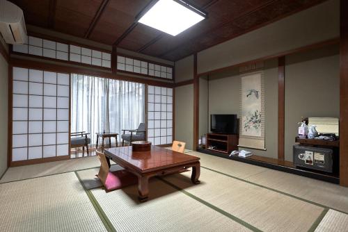 Japanese-Style Superior Room with Private Bathroom image 9