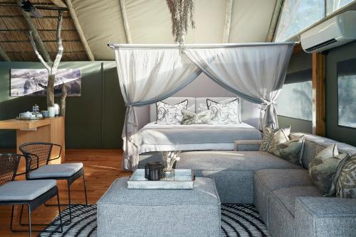 Luxury Double or Twin Tent - Luxury Tented Suites image 9
