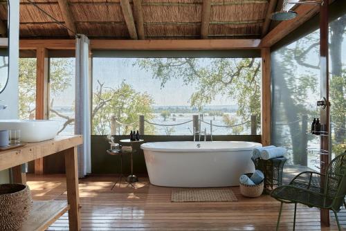 Luxury Double or Twin Tent - Luxury Tented Suites image 6