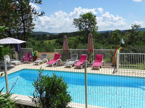 Maisons de vacances Maison de 2 chambres avec piscine partagee terrasse amenagee et wifi a Cardet
