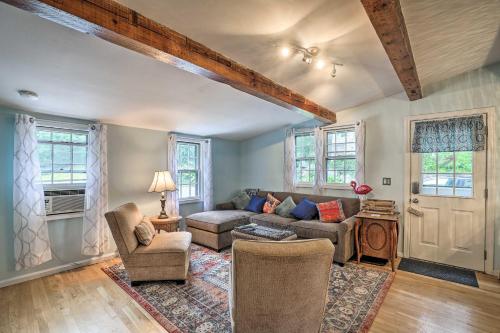 Dreamy Rockport Getaway Less Than Half Mile to Coast! - image 2