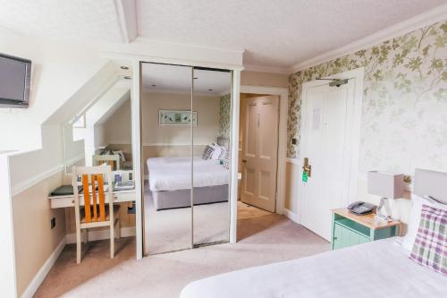 room detail thumbnail 1