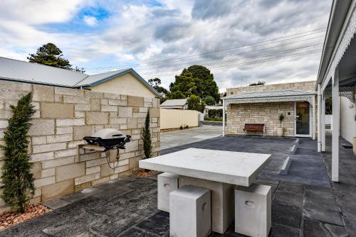 Aloha Central Luxury Accommodation in นาราคูร์ท