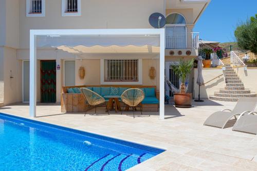 Casa Verde 10p. Villa and Guesthouse with private pool