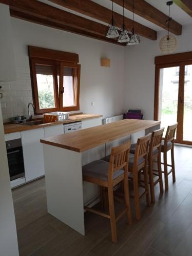 Konyha, 160 négyzetméteres, 3 hálószobás  2 fürdőszobával Treceno területén (El Nogal de Hualle) in Valdaliga