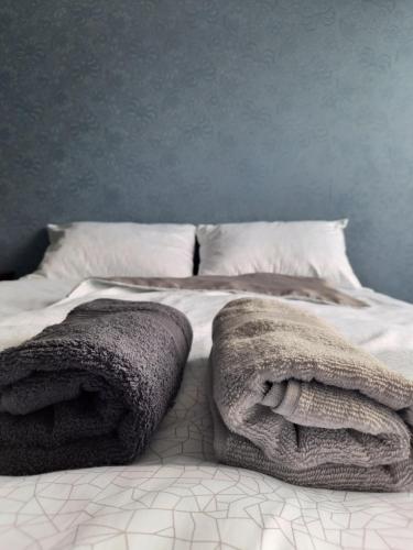 1 double bed