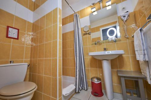 LOGIS Hôtel Du Théâtre - image 8