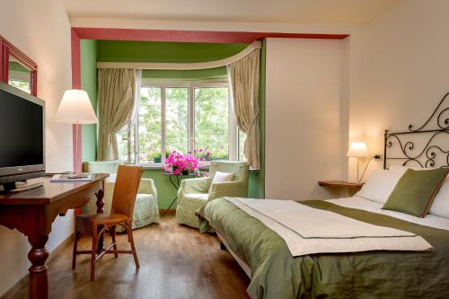 room detail thumbnail 1