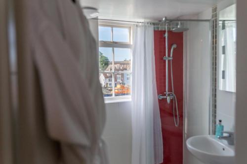 Double Room with Private Bathroom image 10