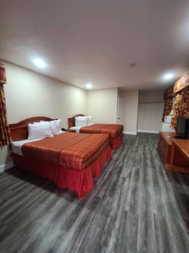 Majestic Inn & Suites