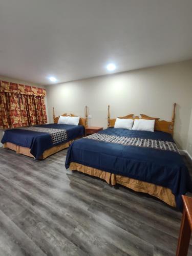 2 king beds