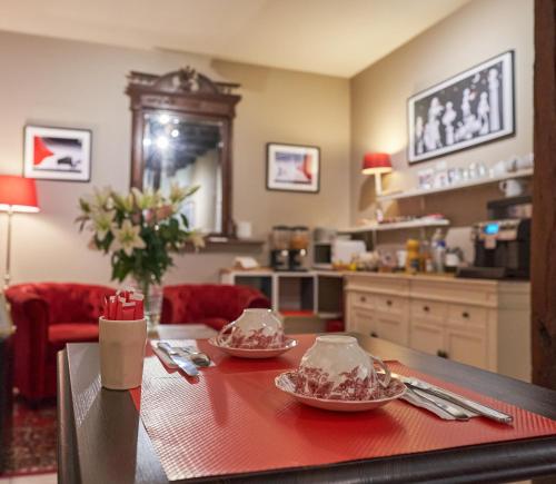 LOGIS Hôtel Du Théâtre - image 9