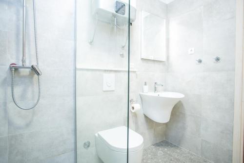Garden Apartment Hotel - image 12