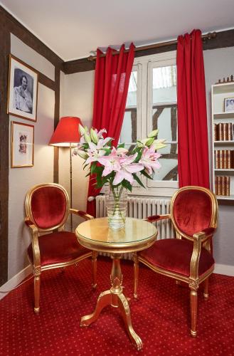 LOGIS Hôtel Du Théâtre 