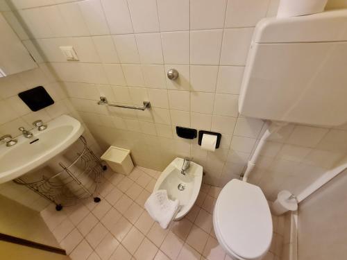 Two-Bedroom Apartment image 3
