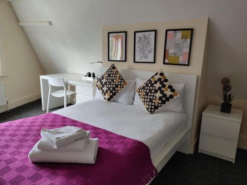 Guestroom, Abbeyfield Guesthouse in Garston