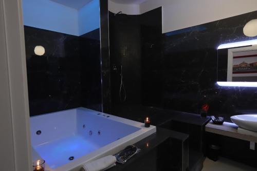 Mecla Suites - image 8
