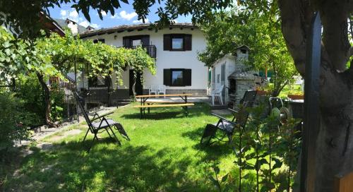 2 bedrooms, 4 beds