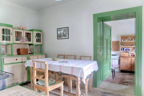Malancrav 276A Saxon Guesthouse