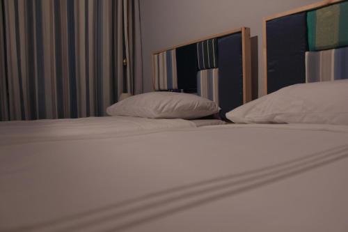 Double Room with Private Bathroom image 1