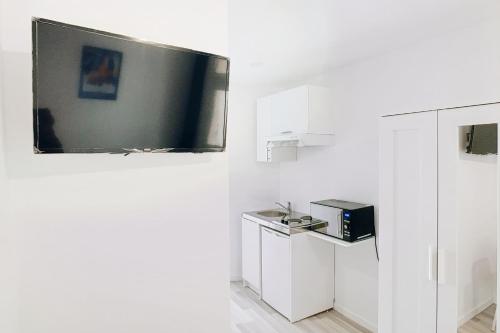 Beautiful bright studio near Montparnasse - image 12