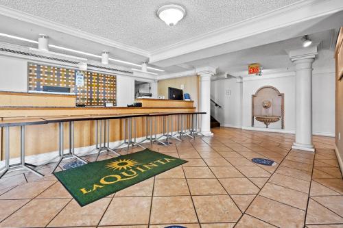 La Quinta Inn by Wyndham Costa Mesa / Newport Beach