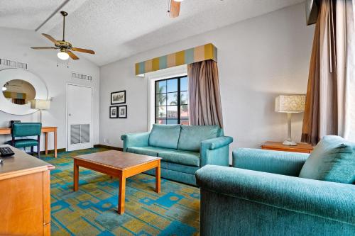 La Quinta Inn by Wyndham Costa Mesa / Newport Beach