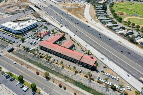 La Quinta Inn by Wyndham Costa Mesa / Newport Beach