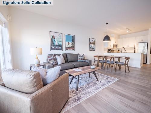 Water's Edge Shoreside Suites