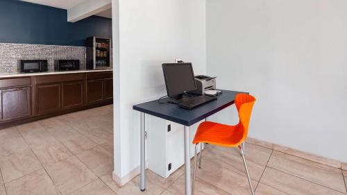 SureStay Hotel By Best Western Olathe - image 10