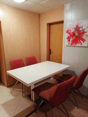 Apartments with a parking space Lopar, Rab - 5019