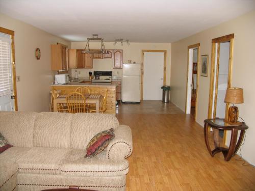 Adventure High Cabin in Seal Cove (PE)