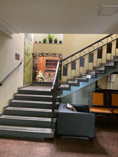 Oprema, Aton Plaza Hotel in Central