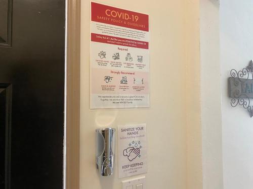 WHOLE Family - Barrette (front)