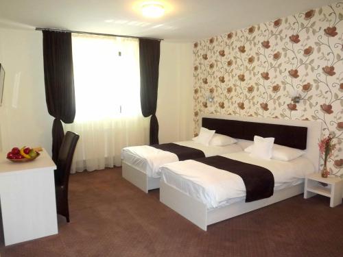 West Plaza Residence Room Type - Twin Room