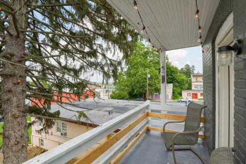 3 Bed - Balcony w View - 10 Min to Lanc Brewin Company - image 4