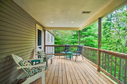 Cape Cod Home with Deck about 3 Miles to Beaches