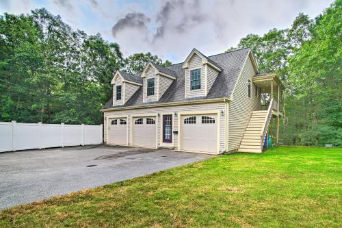 Cape Cod Home with Deck about 3 Miles to Beaches