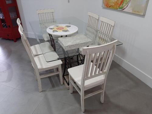 Itagua prox. Shopping, Ar, Piscina, 2 dorm, Varnd.