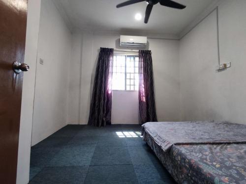 OYO HOME 90323 Iqbal Homestay