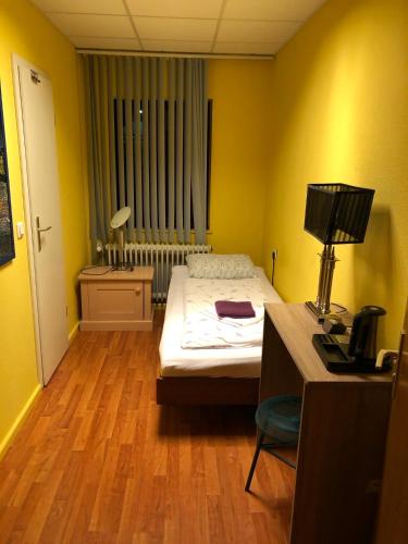 1 twin bed