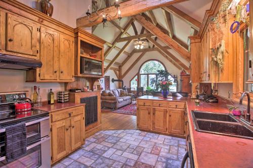 Serene Apt Along James River with BBQ and Gazebo! Serene Apt Along James River with BBQ and Gazebo!