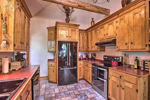 Serene Apt Along James River with BBQ and Gazebo! Serene Apt Along James River with BBQ and Gazebo!