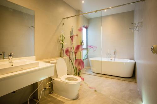 room detail thumbnail 2