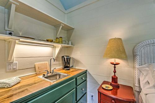 Santa Rosa Beach Studio quarter - Mile to Beach! - image 5
