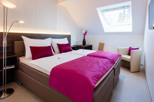 Double Room image 10