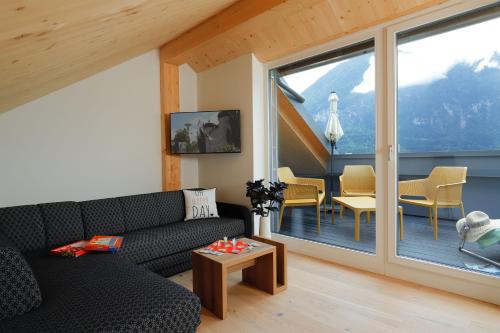 2 bedrooms, 4 beds