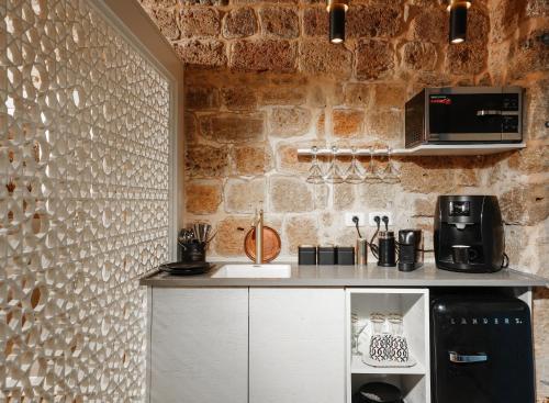 Kitchen, Dalaa in Acre
