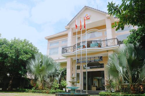 Exterior view, Khách sạn Sao Vàng in Blao